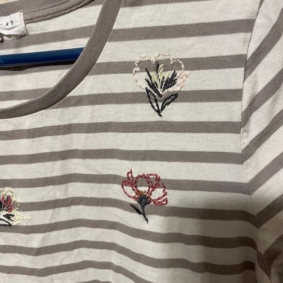 Downeast Gray and White Striped Floral Embroidered T-Shirt - Picture 6 of 8